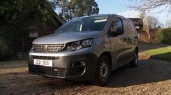 PEUGEOT e-PARTNER LONG 100kW 52kWh Professional Crew Van Auto